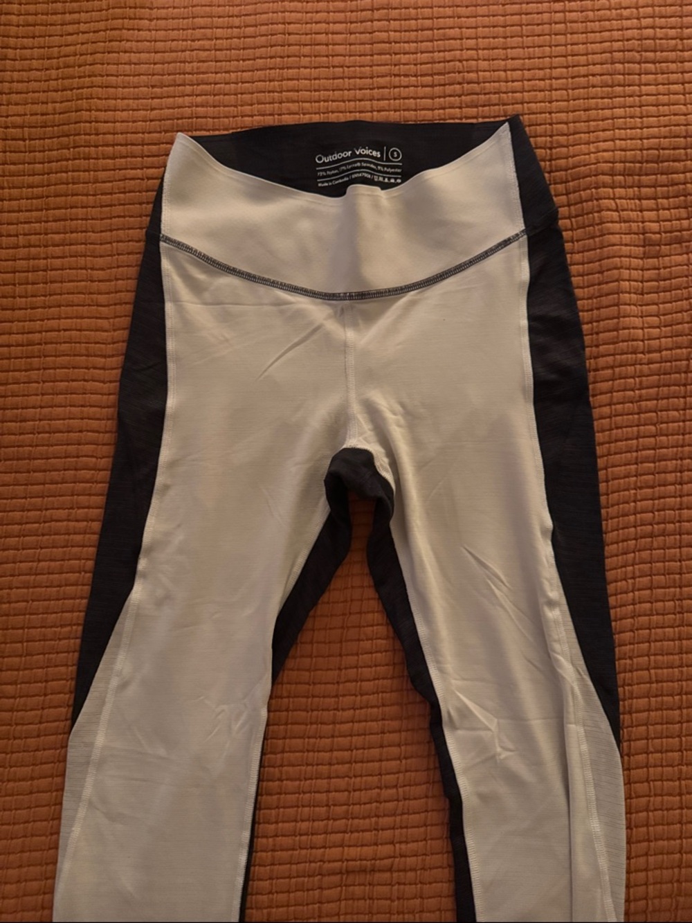Outdoor Voices White and Black' Colorblock Leggings